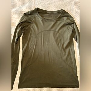 Lululemon Swiftly long sleeve Olive Green Size 10
